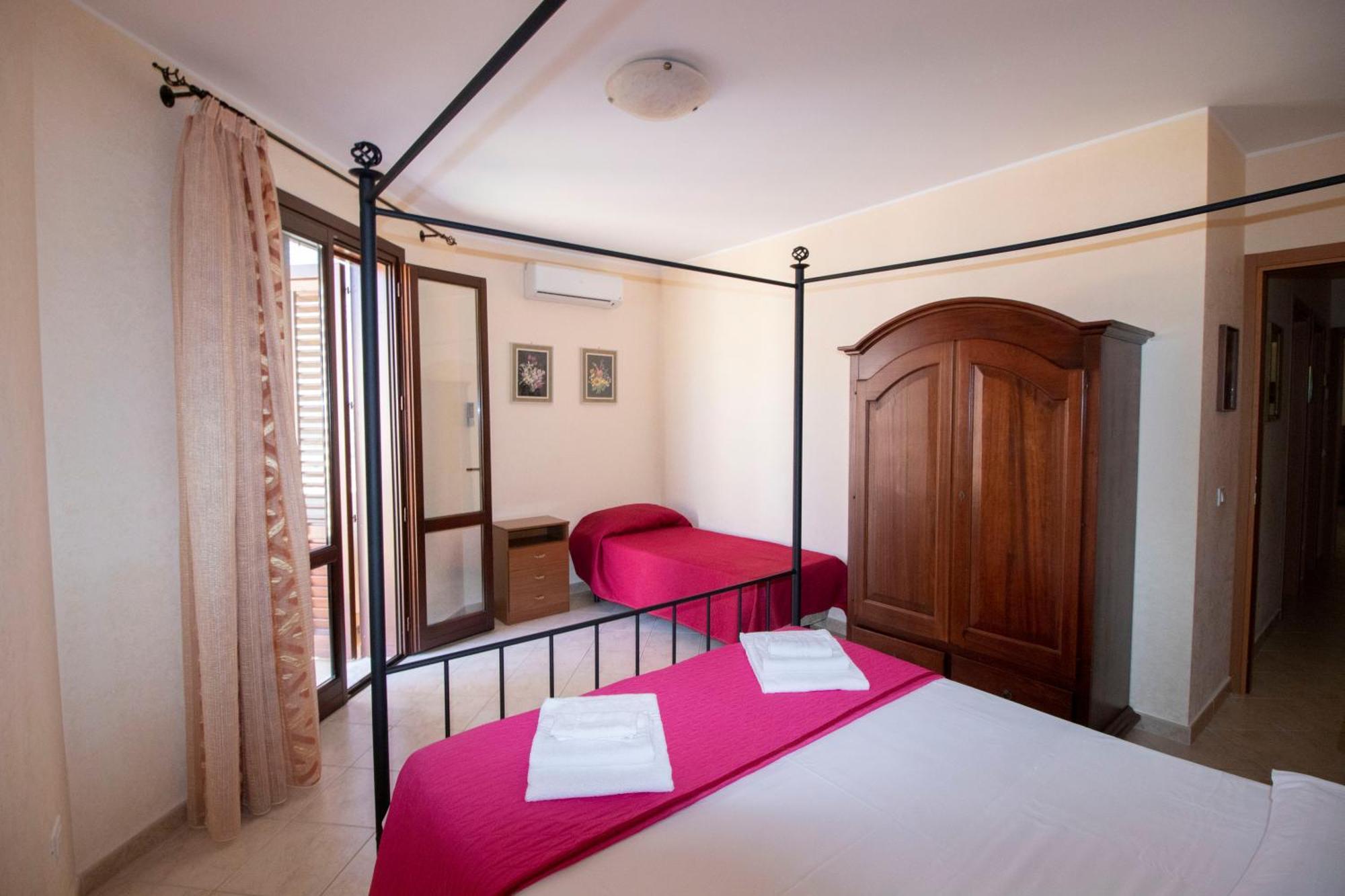 Case Vacanza Cristina Site In Antico Baglio E In Via Abruzzi N 161 San Vito Lo Capo Bagian luar foto
